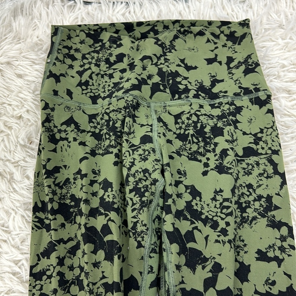 Lululemon Align Crop *21" Efflorescent Barracks Green Black - Picture 2 of 6